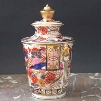 Lot 798 - Chamberlain Worcester pot pourri vase and cover
