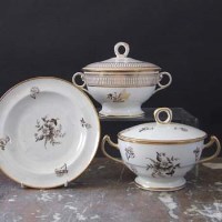 Lot 799 - Two Chamberlains lidded tureens circa 1805   the