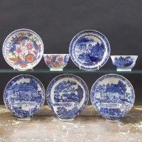 Lot 887 - Five Newhall teabowls and saucers circa 1790