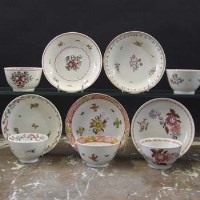 Lot 892 - Five Factory X and Z teabowls and saucers circa