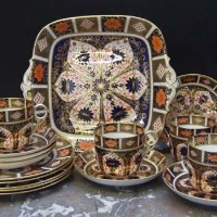 Lot 1073 - Crown Derby teaset.