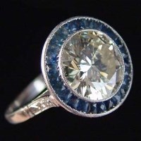 Lot 262 - 3.30ct sapphire and diamond platinum ring