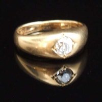 Lot 304 - 18ct gold and diamond single stone ring