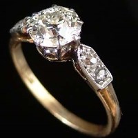 Lot 174 - 18ct gold single stone diamond ring