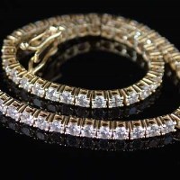 Lot 258 - 18ct gold line bracelet