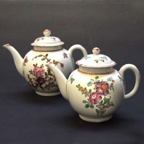 Lot 426 - Two Lowestoft teapots