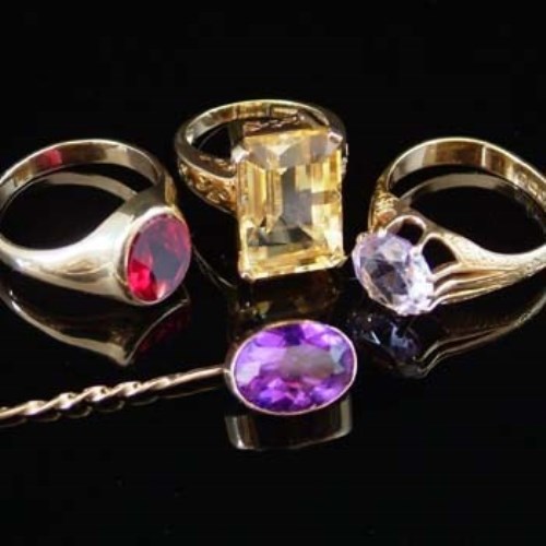 Lot 385 - Emerald-cut citrine, approx 8ct, in 9ct gold ring and three other items