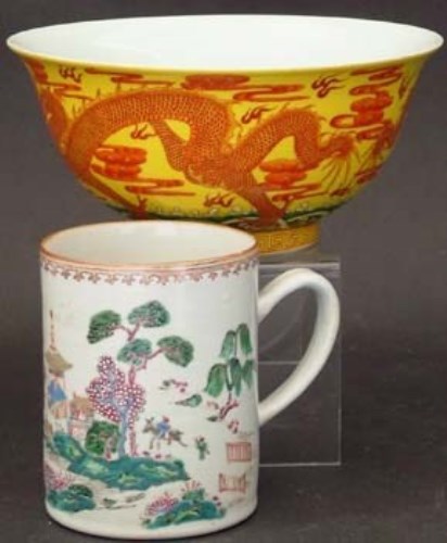 Lot 555 - A Chinese Famille rose mug and a Chinese