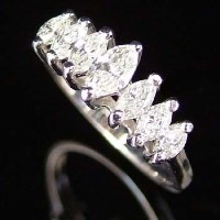 Lot 312 - Marquise cut seven stone diamond ring