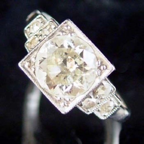 Lot 314 - Diamond ring set in square setting