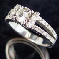 Lot 354 - White gold 0.55ct diamond ring