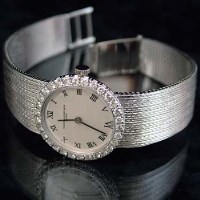 Lot 434 - An 18ct gold diamond Vacheron Constantin wristwatch