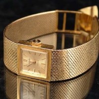 Lot 436 - Lady's Roamer 18ct gold cocktail watch
