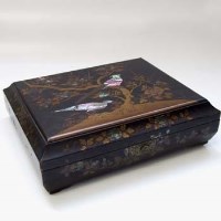 Lot 520 - Japanese lacquer boxed game