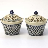 Lot 549 - Two Leeds Pottery vases