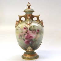 Lot 571 - Royal Worcester lidded vase unmarked