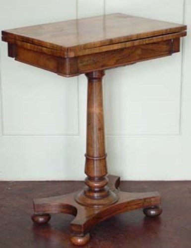 Lot 704 - Rosewood games table