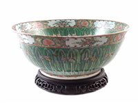Lot 52 - Chinese famille rose bowl
