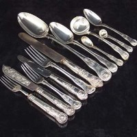 Lot 383 - Kings pattern suite of cutlery