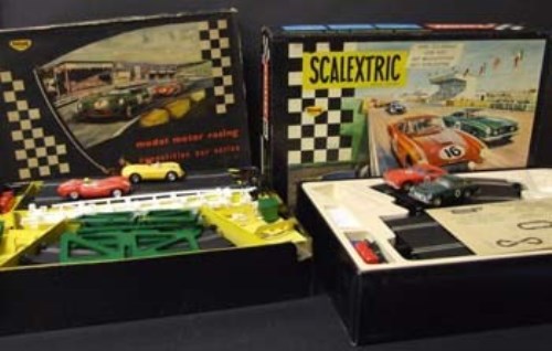Lot 173 - Scalextric French Set 60 and an English CM33 set