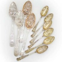 Lot 317 - Collection of leaf and berry spoons