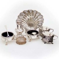 Lot 330 - Collection of silver items