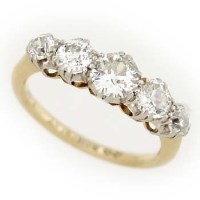 Lot 358 - 18ct five stone diamond ring
