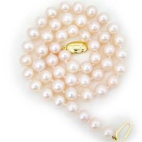 Lot 457 - Single row cultured pearls on 9ct snap