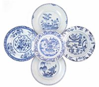 Lot 106 - Five Chinese late 18th century plates