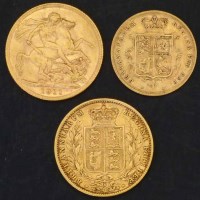 Lot 229 - Sydney Mint sovereign, 1879; sovereign, 1911; 1/2