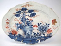 Lot 142 - Bow oval meat plate circa 1760, painted with a
