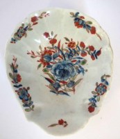 Lot 186 - Worcester pickle dish circa 1760, moulded as a