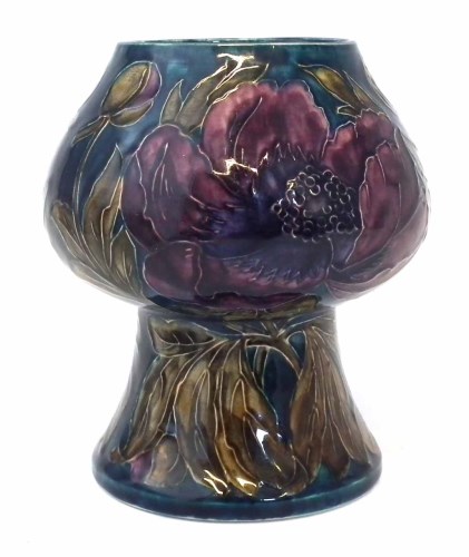 Lot 208 - Morris ware vase