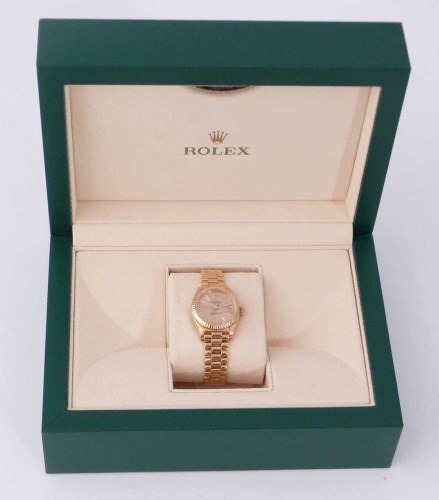 Lot 395 - A lady's Rolex oyster perpetual date just, yellow