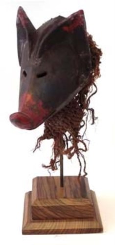 Lot 211 - Chokwe Ngulu pig mask, 27cm long