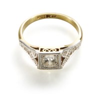 Lot 224 - Art Deco diamond solitaire 18ct yellow gold platinum set ring with diamond set shoulders