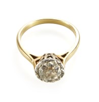 Lot 229 - A diamond solitaire ring