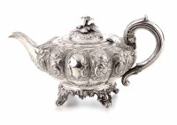 Lot 257 - Early Victorian silver tea pot