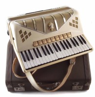 Lot 4 - Hohner Pirola IVP piano accordion