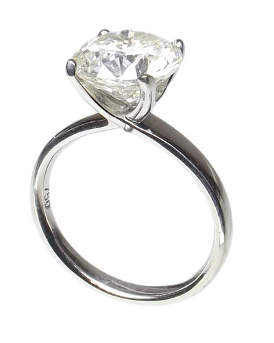Lot 70 - 3.60ct 18ct white gold diamond solitaire ring