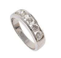 Lot 76 - Diamond and 18ct white gold ring