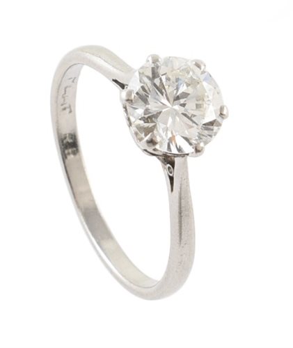 Lot 441 - A platinum diamond single stone ring