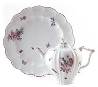 Lot 193 - Meissen teapot and a Chelsea plate