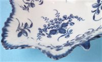 Lot 152 - Two Worcester pickle dishes