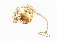 Lot 533 - Late Victorian/Edwardian 15ct yellow gold pearl set brooch