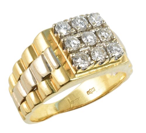 Lot 442 - Diamond set 18ct gold gent's signet ring