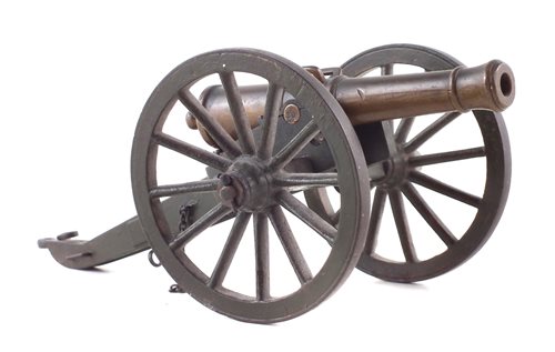 Lot 9 - Model of a Napoleonic field gun