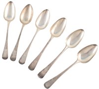 Lot 527 - 6 Georgian silver table spoons