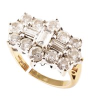 Lot 100 - Diamond boat-shaped cluster ring
