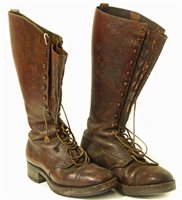Lot 271 - A World War I officer's service boots
